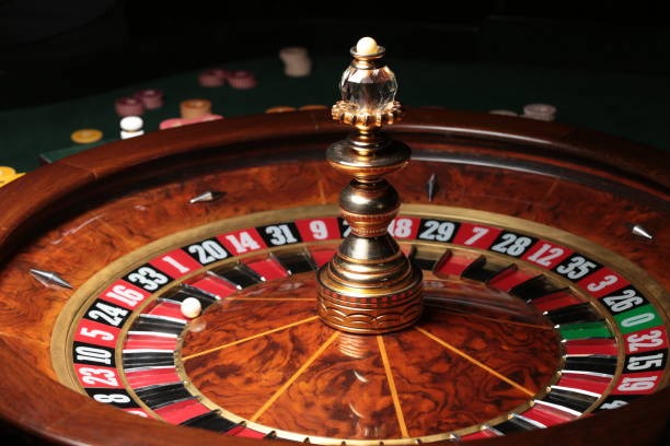 Live baccarat studio interface on toyota308 showing dealer, betting interface, and chat panel