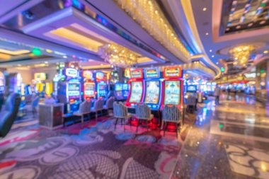 Wolf Gold free-spin round on toyota308 showing stacked wolf symbols and multiplier counter
